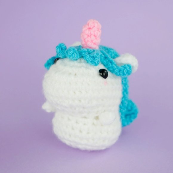 Billy the Unicorn Beginner Crochet Kit - Picture 2 of 11